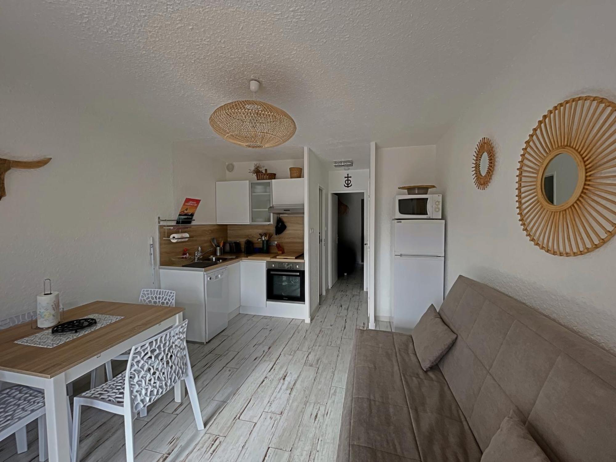 Apartment 4 Personnes Avec Climatisation Et Parking Aux - Fr-1-475-182 Saintes-Maries-de-la-Mer